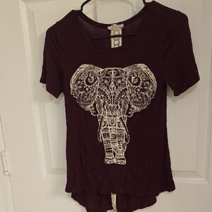 Elephant Graphic Women's Top -Maroon